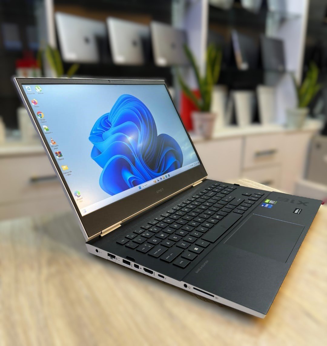 Hp Omen X16 Core i7 11th Gen 16Cpus 2.3Ghz 16Gb ram 1tb ssd Nvidia RTX 3070 8Gb dedicated 2K screen display 1 Hp Omen X16 Core i7 11th Gen 16Cpus 2.3Ghz 16Gb ram 1tb ssd Nvidia RTX 3070 8Gb dedicated 2K screen display